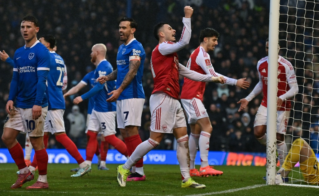Hat-trick de Martinelli leva Arsenal a goleada sobre Portsmouth (4-1) e apuramento na Taça de Inglaterra