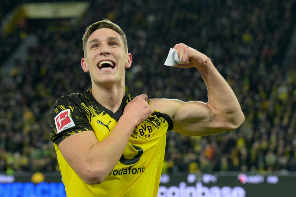 Dortmund y Stuttgart consolidan su posicion en el podio de la Bundesliga