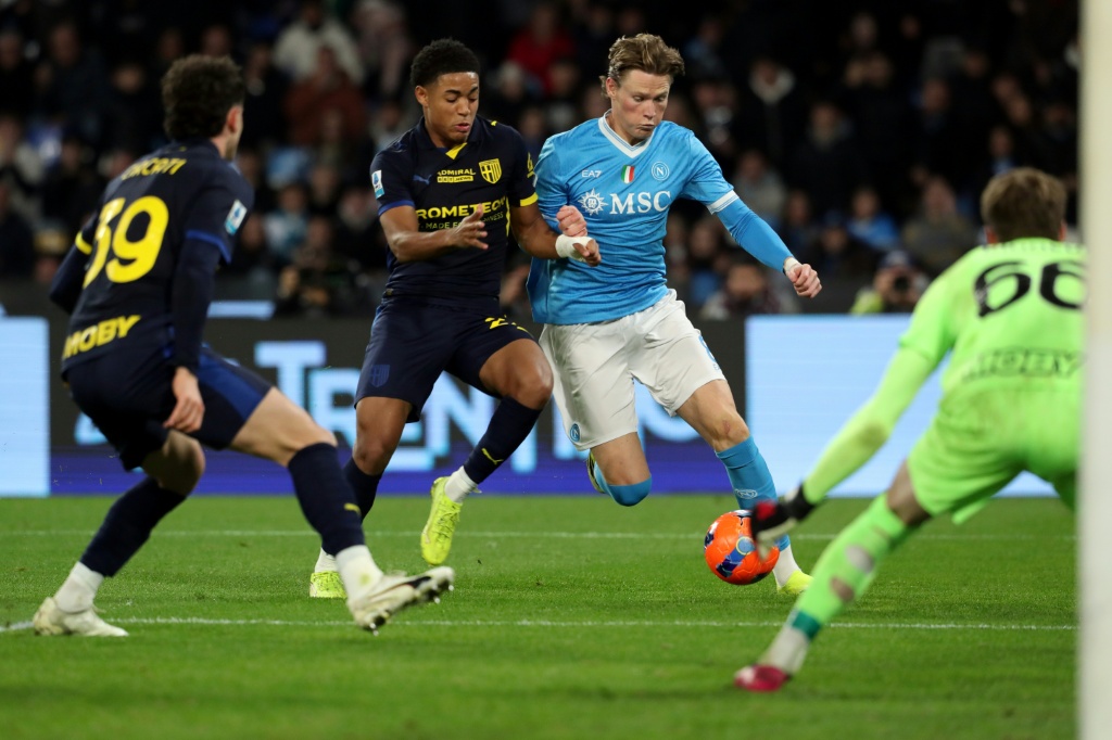 Napoli empata em 0 a 0 com o Parma e soma o terceiro empate seguido na Serie A