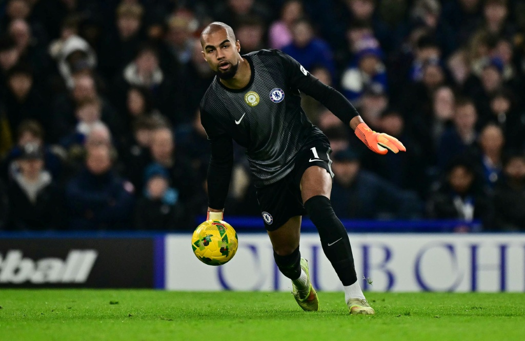 Rosenior non conferma Sanchez come portiere titolare del Chelsea