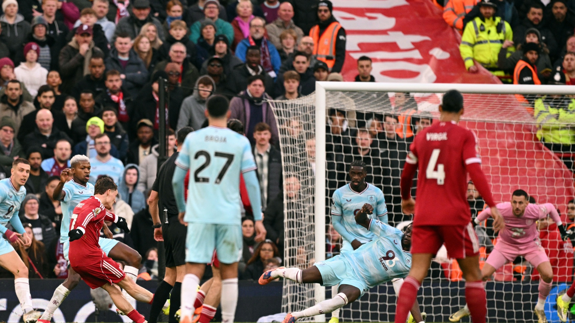 Wirtz erzielt Tor, Liverpool remisiert gegen Burnley