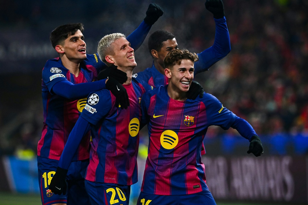 Barcelona triunfa fora de portas ante o Slavia Praga (4-2) e ascende ao 9.º lugar na Champions
