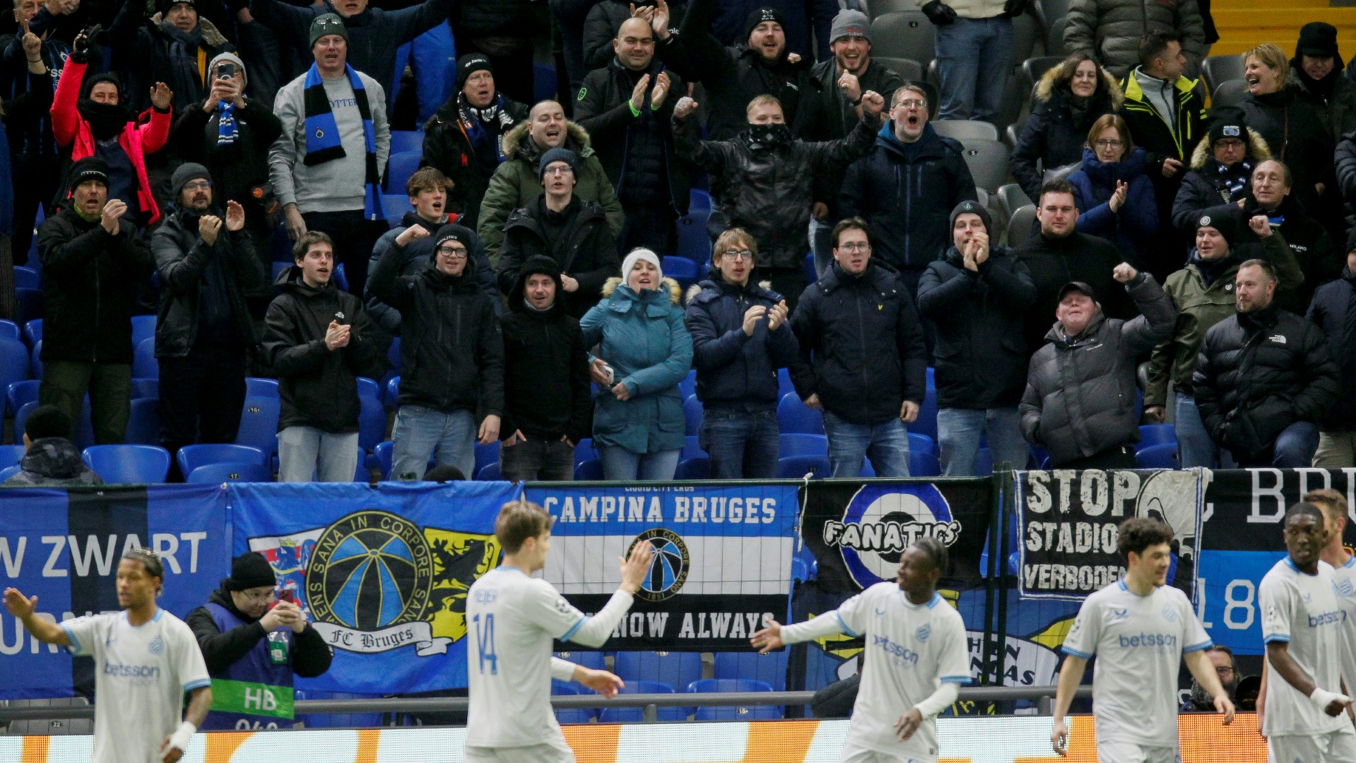 Drei Brugge Fans in Borat Kostümen: Fünf Tage Gefängnis jeweils