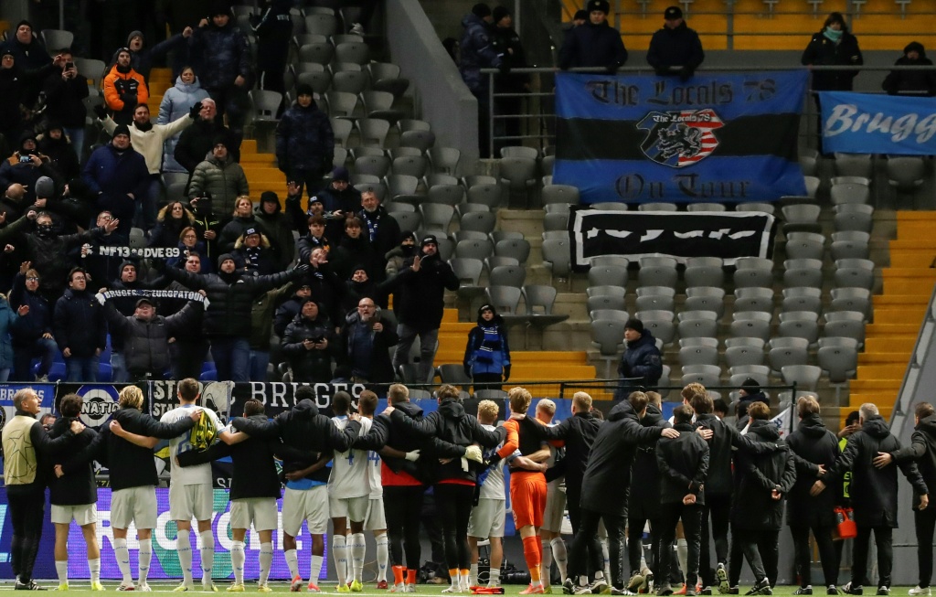 Tres hinchas belgas reciben sentencia por disfrazarse de Borat en Kazajistán