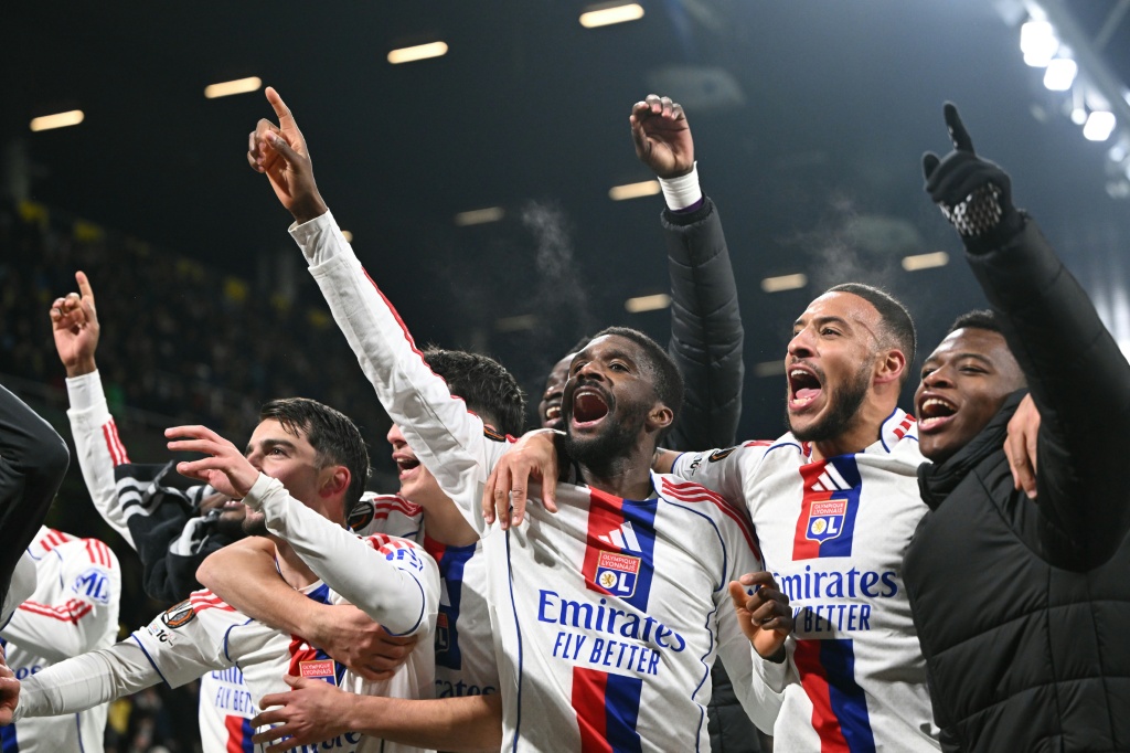 Lyon derrota Young Boys por 1 a 0 fora de casa e assegura avanço direto às oitavas da Liga Europa