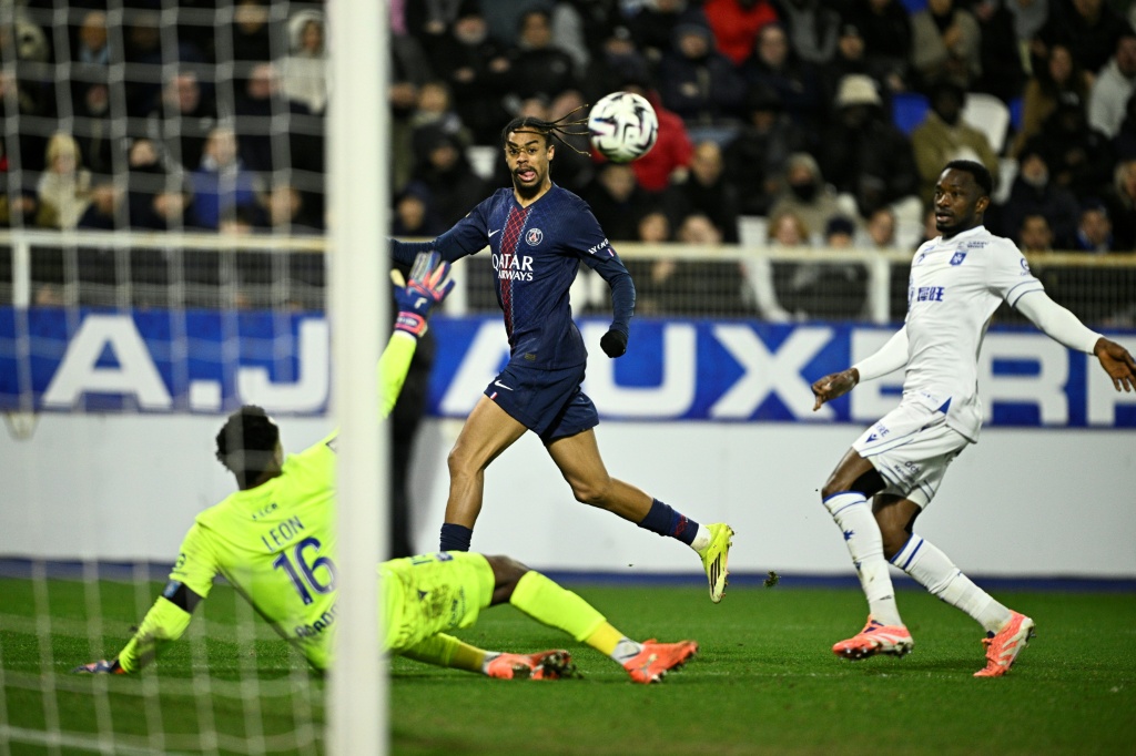 El PSG se impone 1-0 al Auxerre aunque aún no genera confianza