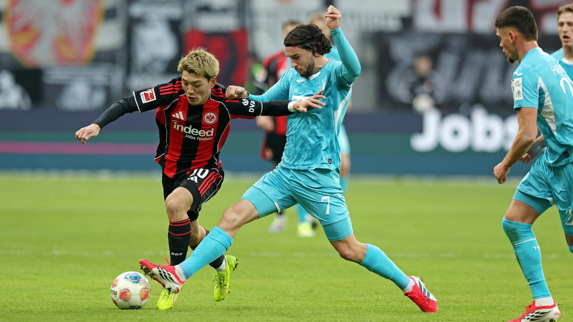 Krise geht weiter: Eintracht bricht nach Vorsprung ein