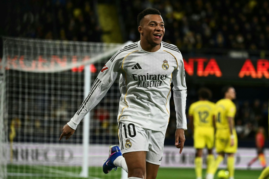 Mbappé Villarrealde çifte golle Real Madrid i La Liga lideri yaptı