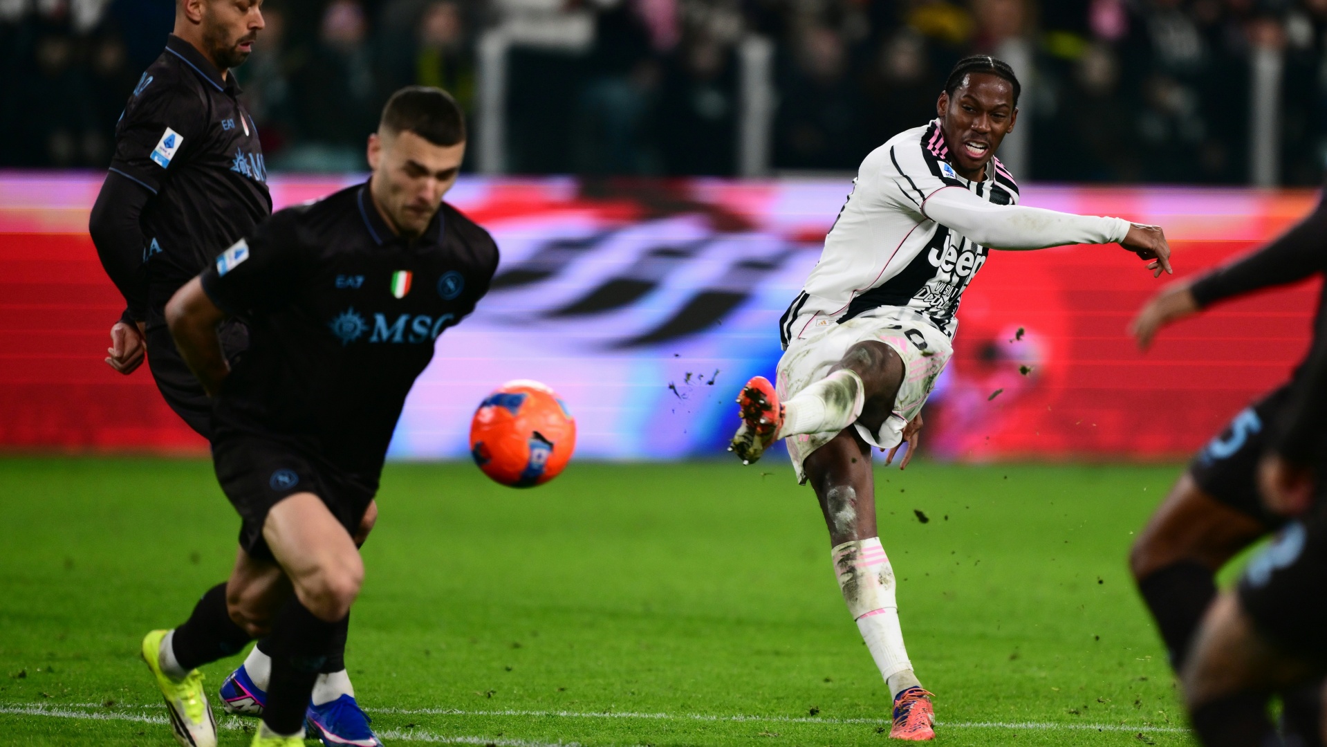 Italien: Titelverteidiger Napoli rückt weiter ab