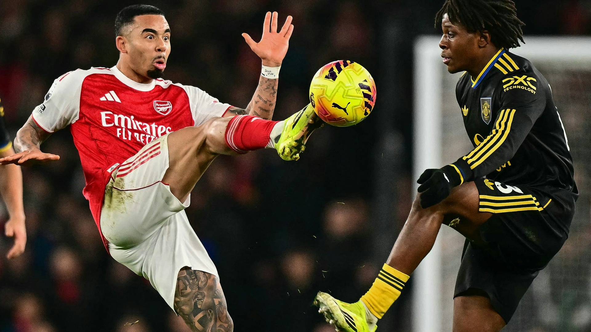 Tabellenfuehrer Arsenal verliert Fuehrung gegen Manchester United