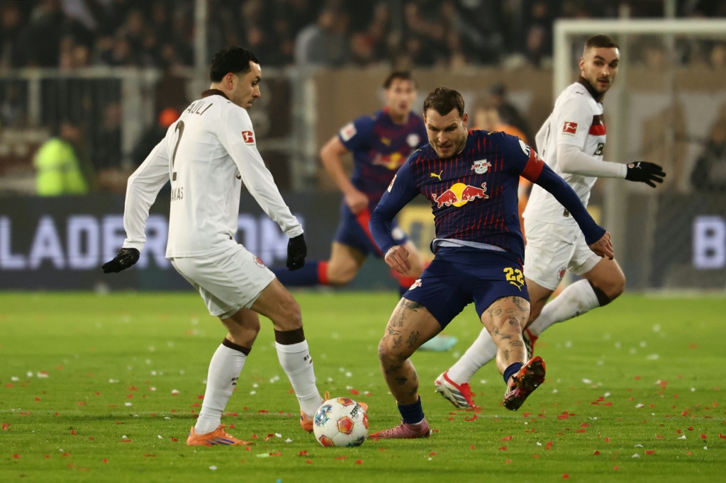 Brilantní zásah Prasse posunul Hoffenheim na třetí místo Lipsko remizovalo s Paulim