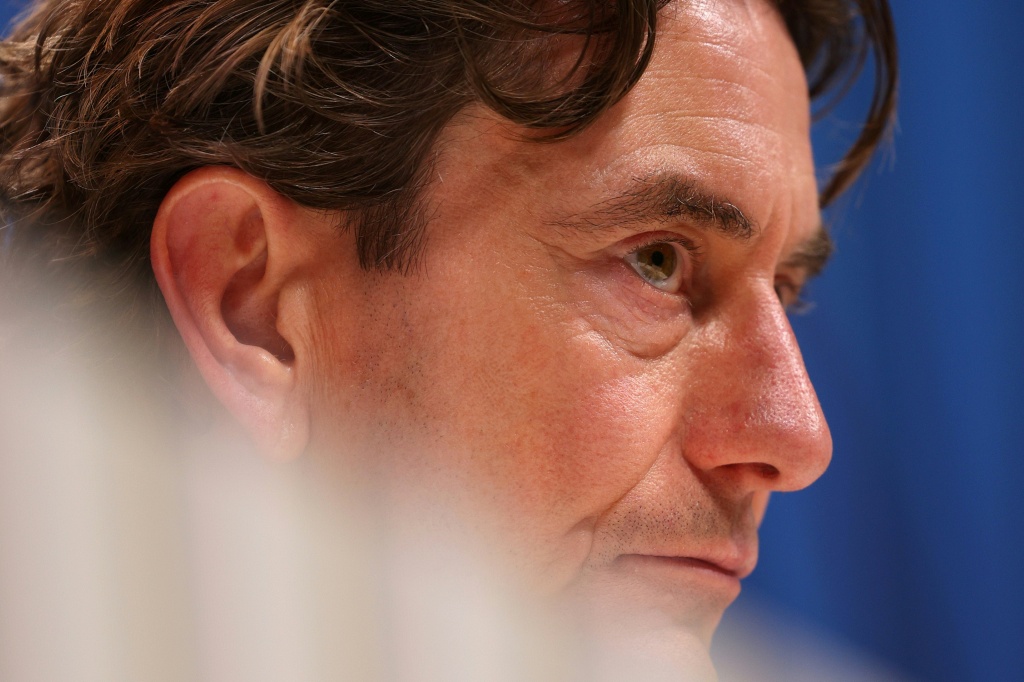 Treinador do Tottenham assegura que Kolo Muani e Odobert estão sãos após colisão e defrontarão Eintracht