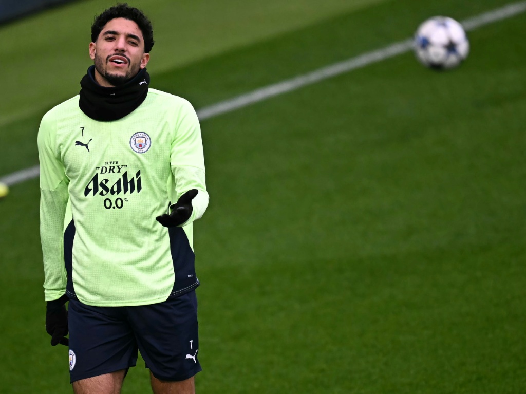 Transferências no futebol atingiram recorde de 13,11 mil milhões de dólares americanos em 2025