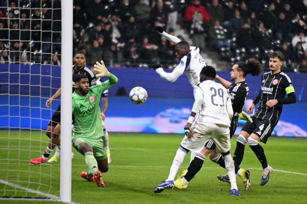 Kolo Muani i Solanke wprowadzają Spurs do 1/8 finału Ligi Mistrzów