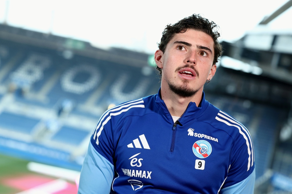 L'attaccante argentino del Strasbourg Panichelli mira al PSG e alla Coppa del Mondo