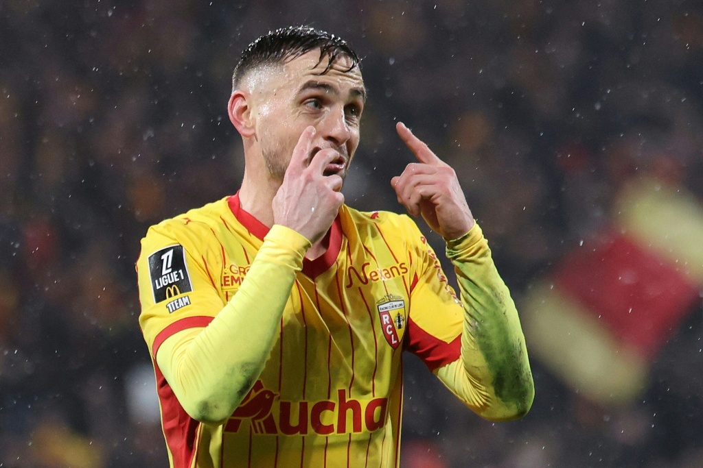 Lens derrota o Le Havre por 1-0 e passa a liderar provisoriamente a Liga Francesa à frente do PSG