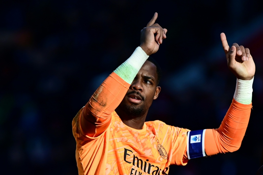 El portero francés Maignan extiende su vinculación con el AC Milan hasta 2031