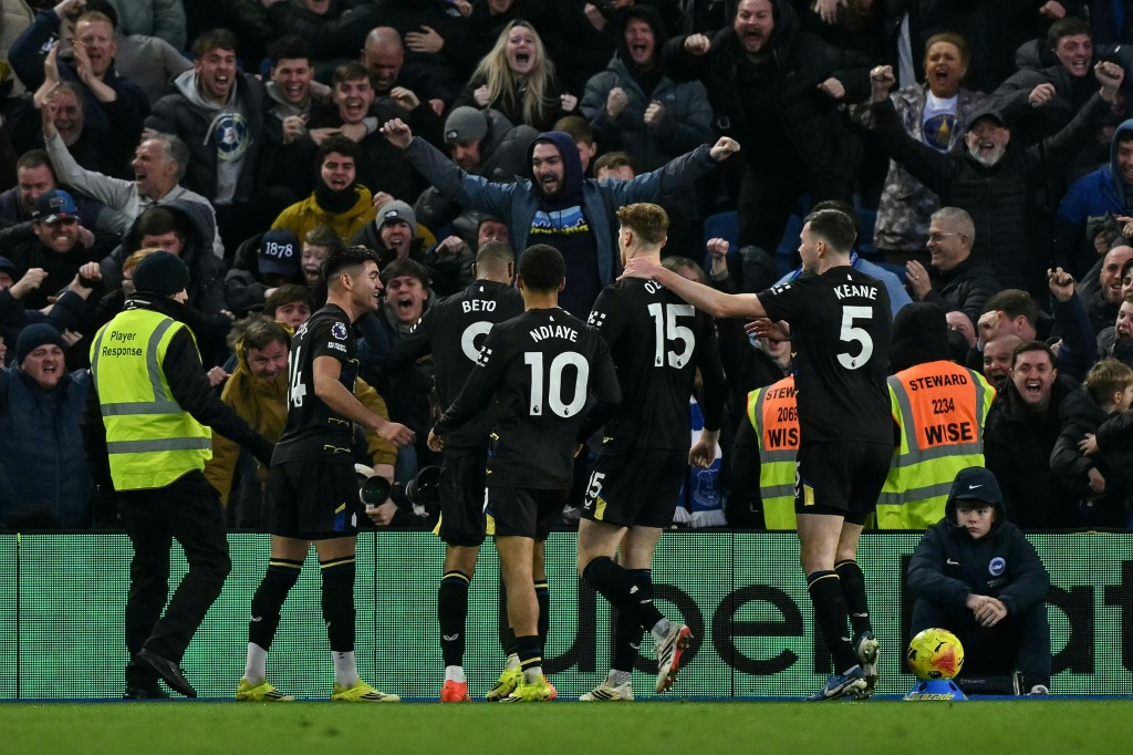 Мойес резко осуждает правила, лишившие радости, после позднего гола Эвертона на равных