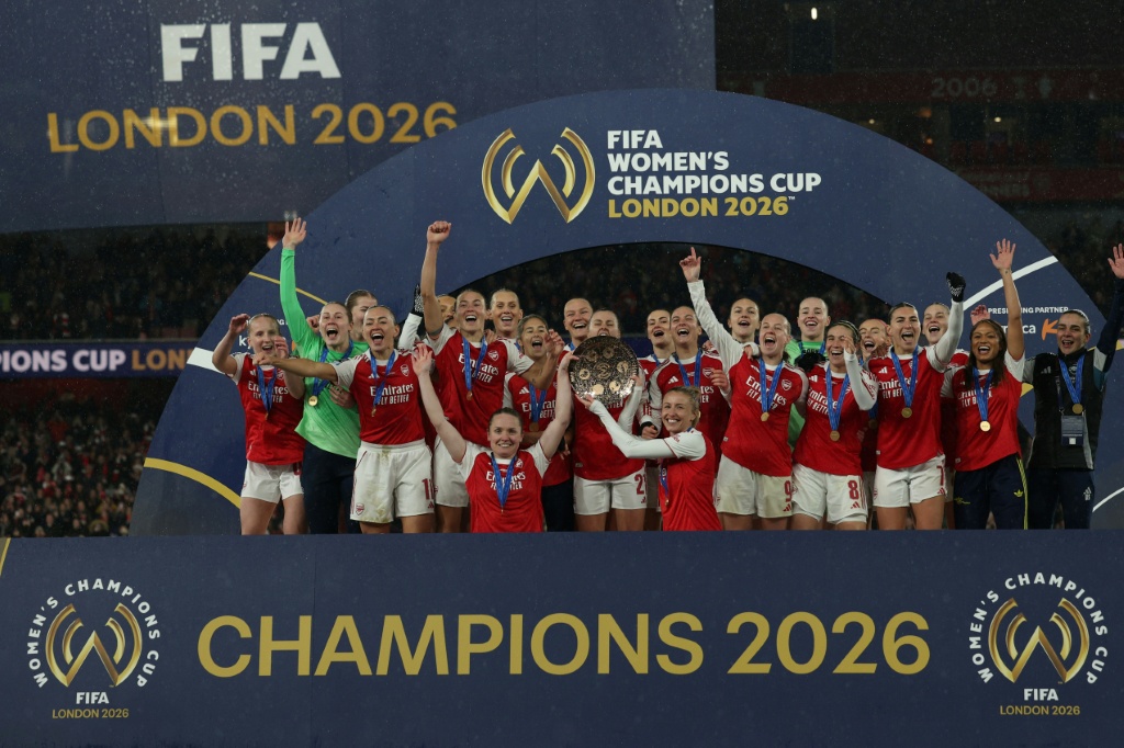 Arsenal derrota Corinthians por 3-2 e torna-se o primeiro campeão mundial de clubes femininos