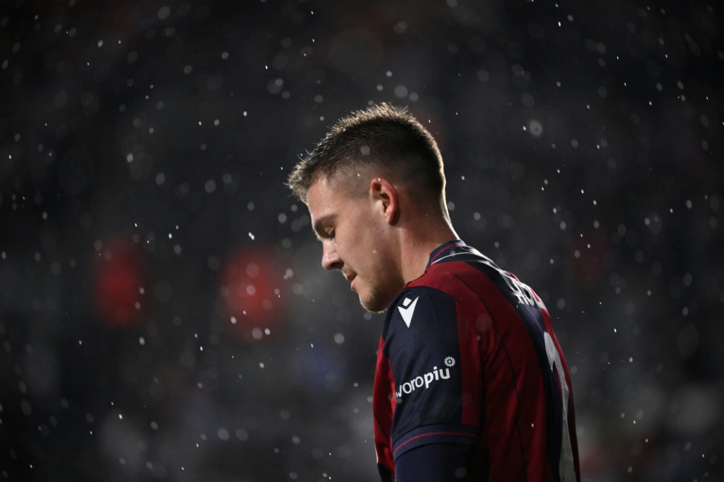 Juventus fortalece su zaga incorporando al sueco Emil Holm