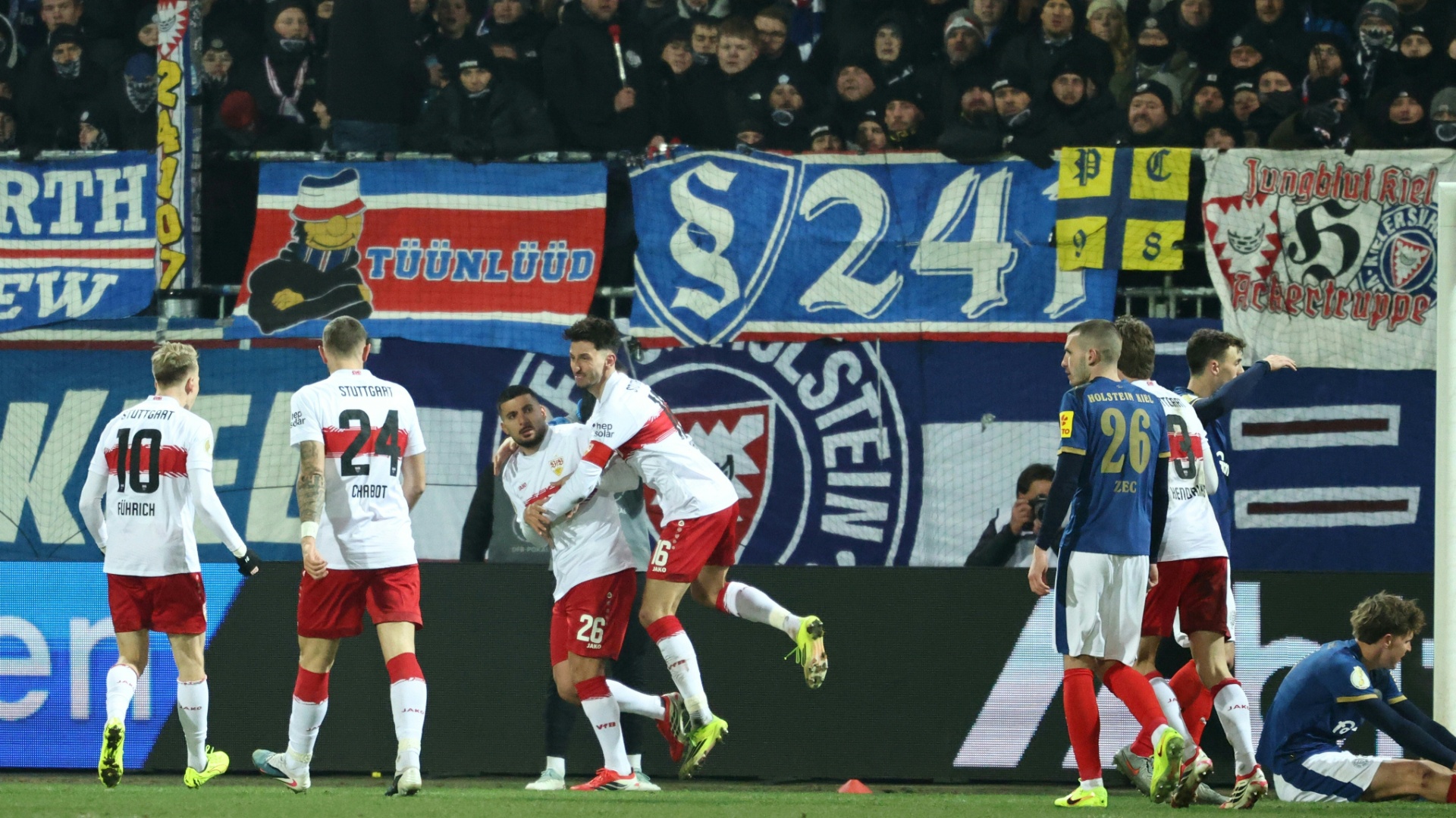 VfB im Halbfinale: Arbeitssieg in Kieler Kältekammer