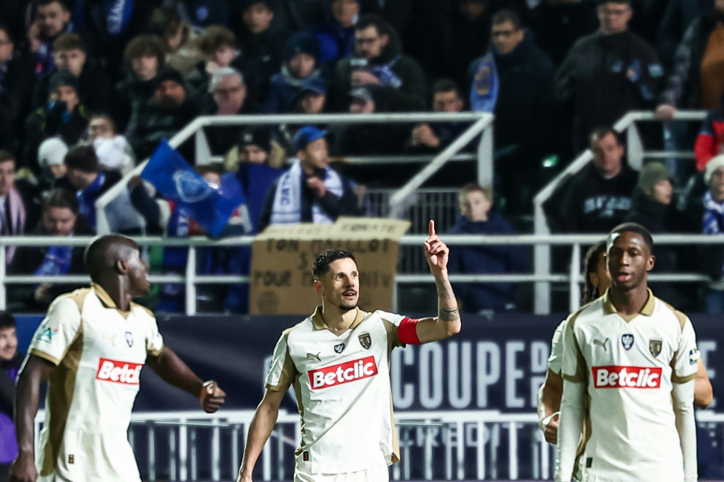 Coupe de France: Lens se qualifie pour les quarts en battant Troyes