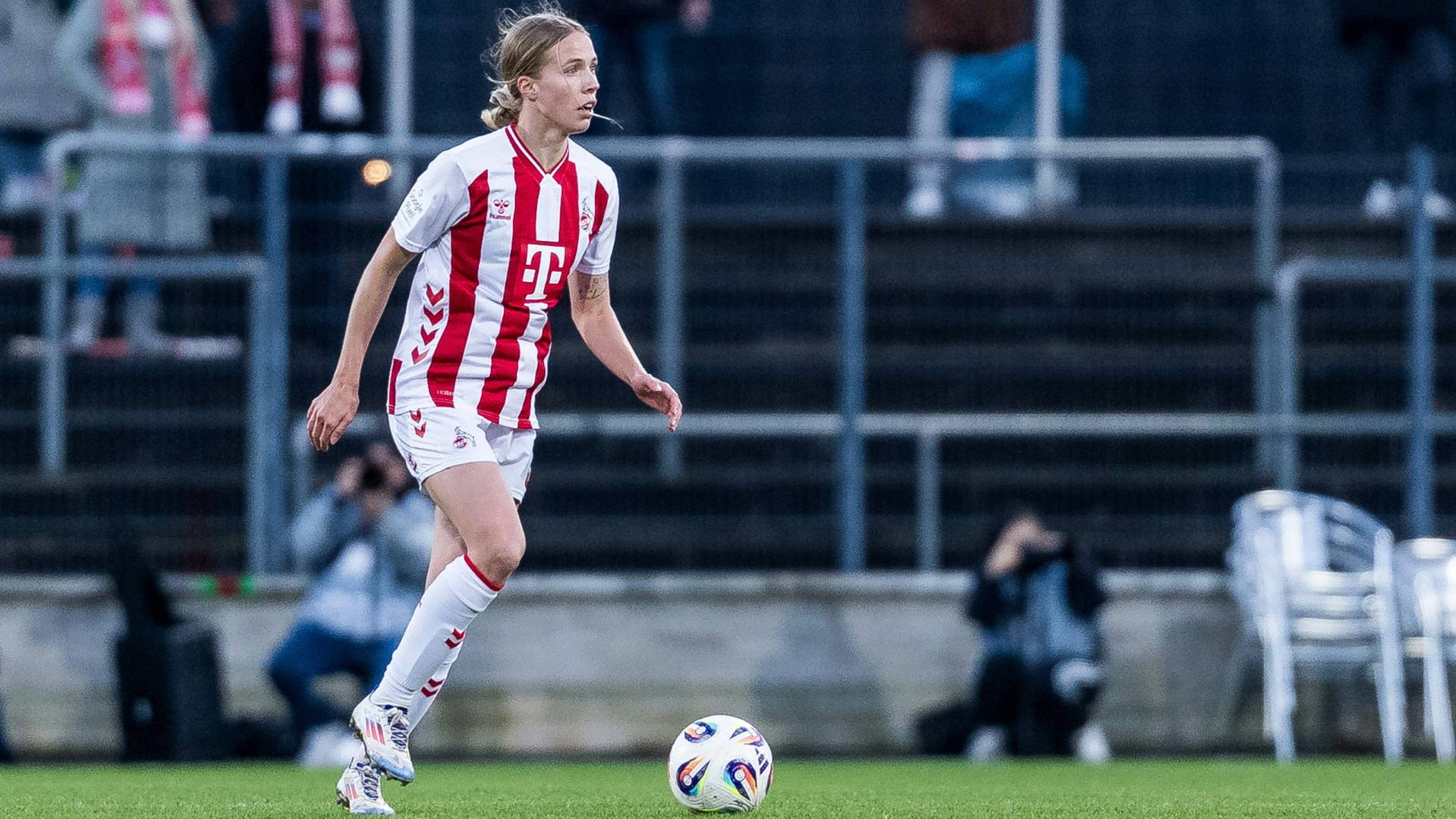 Österreicherin Degen verlängert Vertrag in Köln