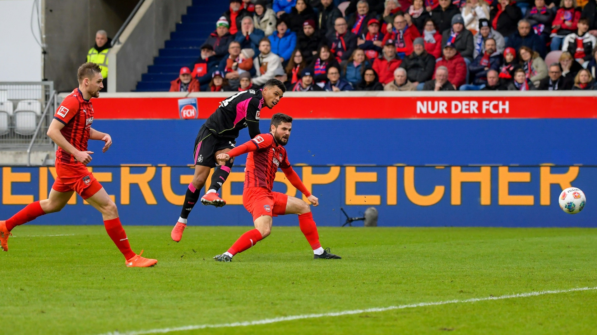 HSV holt ersten Auswärtssieg und drückt Heidenheim tiefer in die Krise