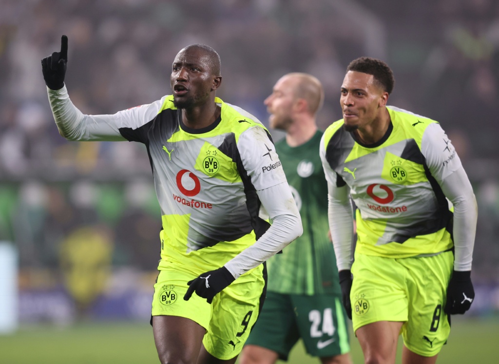 Il gol decisivo di Guirassy all'ultimo minuto per il Dortmund riduce il vantaggio del Bayern in vetta alla Bundesliga