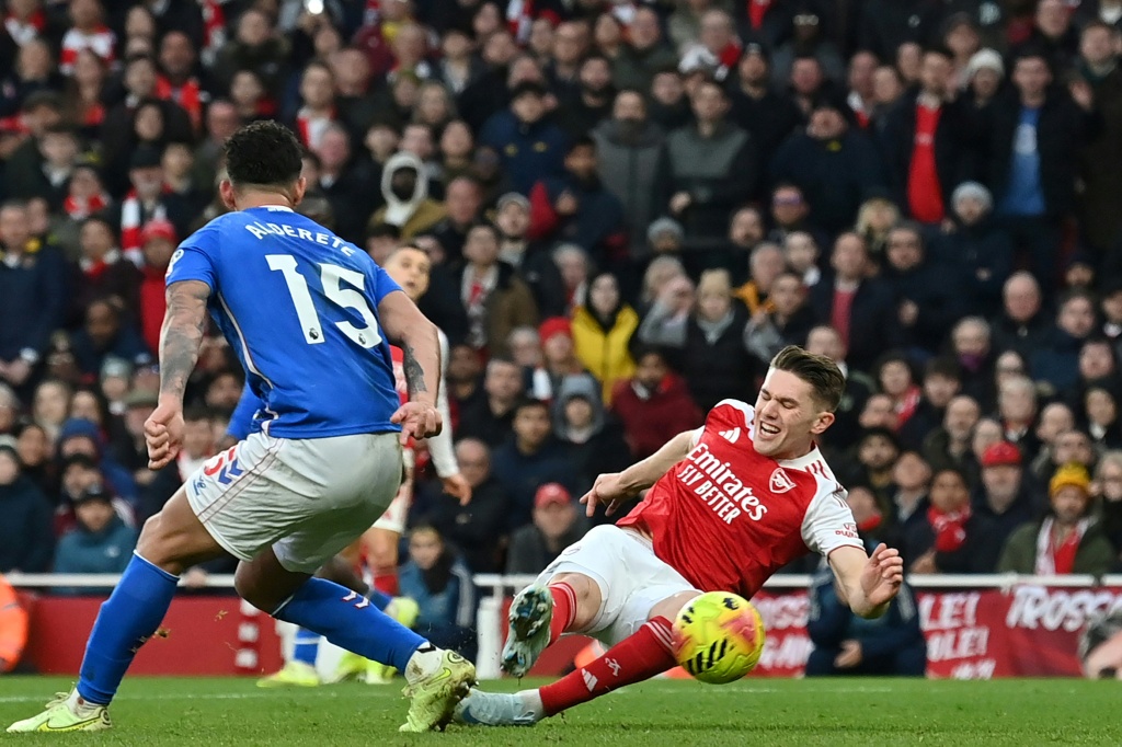 Doppietta di Gyokeres spinge l'Arsenal a consolidare il primato in Premier League