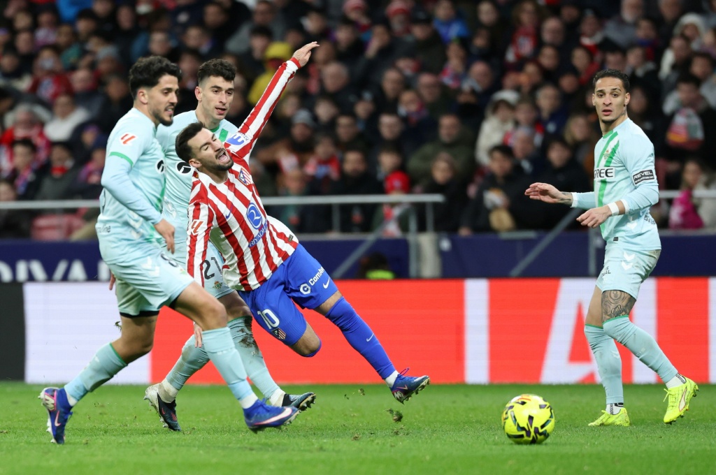 Espagne: lAtlético Madrid, vaincu par le Betis, semble renoncer au titre
