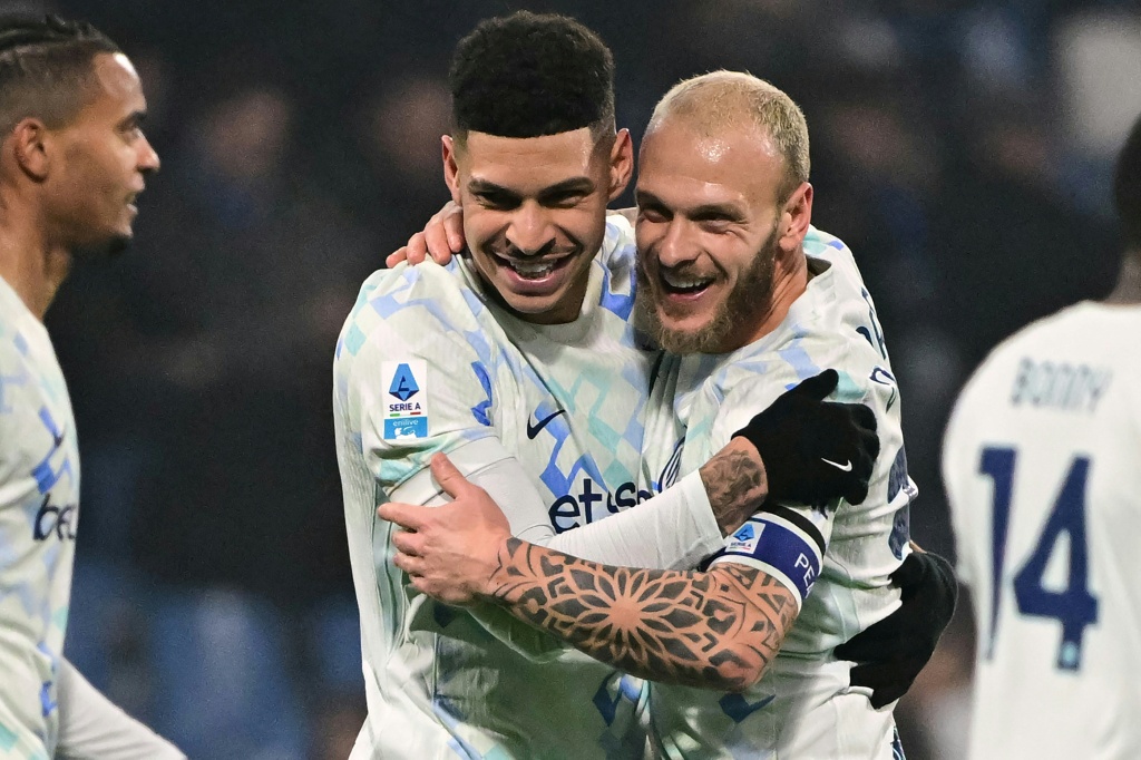 Dimarco leidt Inter naar voorsprong van acht punten in Serie A