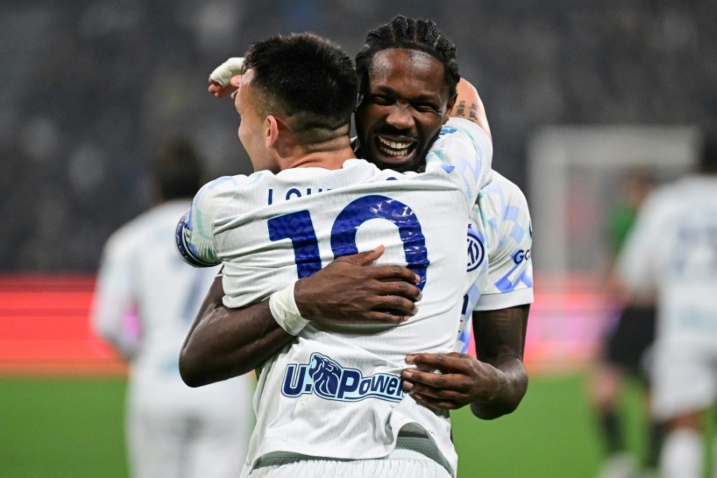 Inter aplasta al Sassuolo y afianza su liderato en la Serie A