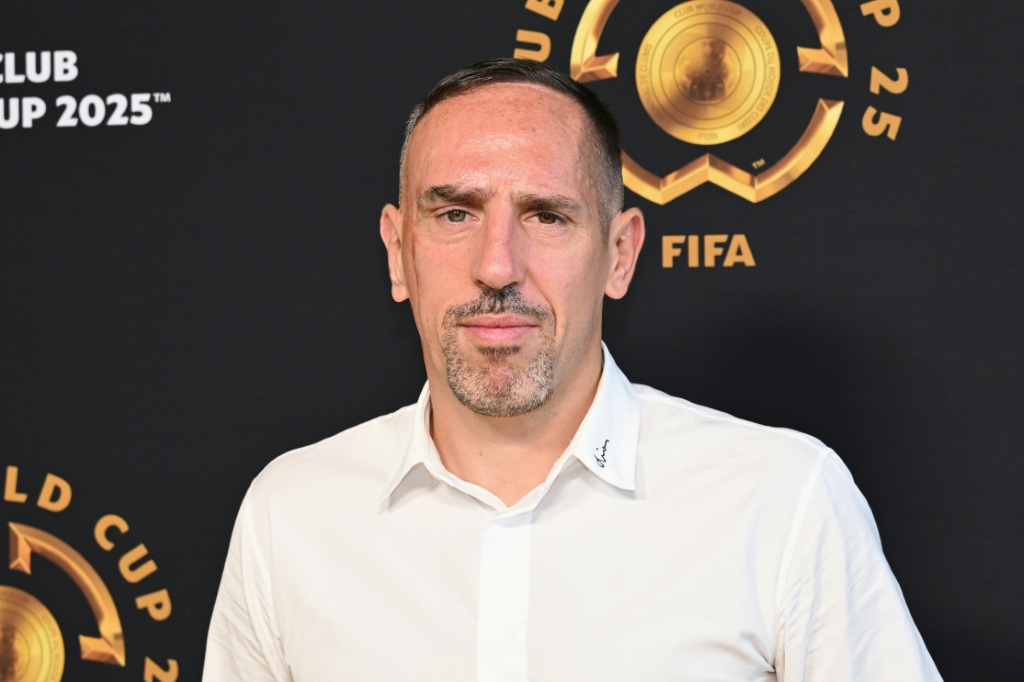 Ex-jogador francês Franck Ribéry, mencionado nos documentos do caso Epstein, acusa difamação com 'fake news'