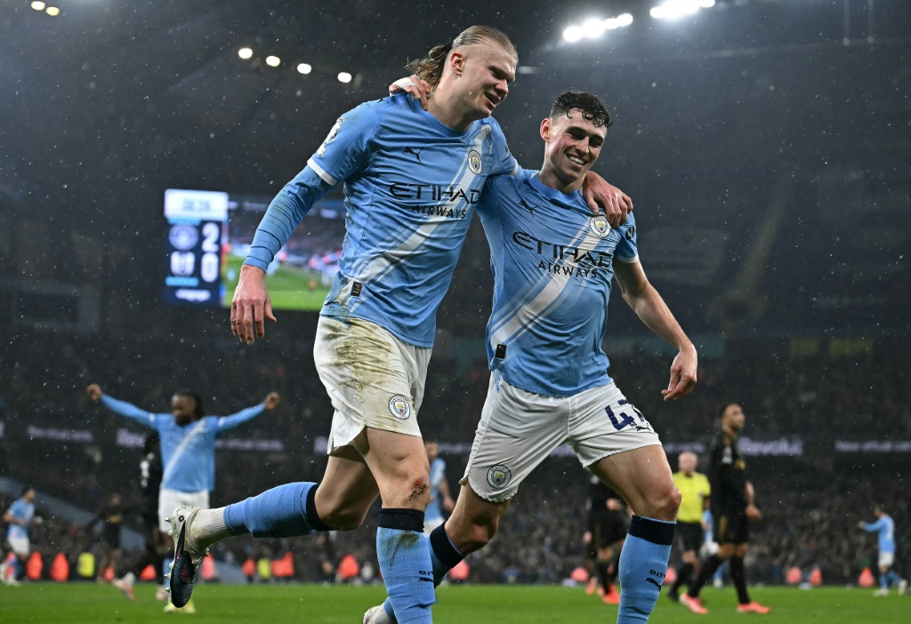 En Angleterre Manchester City accentue la pression Aston Villa reste au contact
