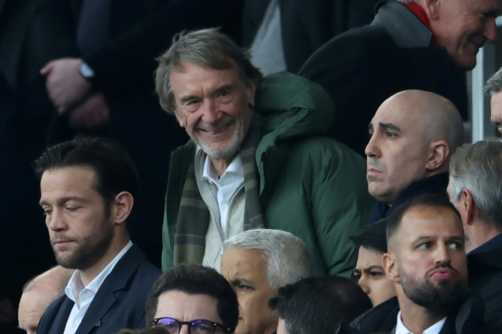 Spoluvlastník Manchesteru United Jim Ratcliffe se omluvil za vybraná slova k imigraci