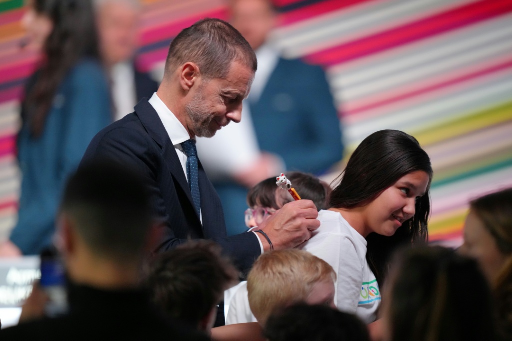 La UEFA mantiene distancia con la FIFA en el tema de Rusia y rechaza su reintegración