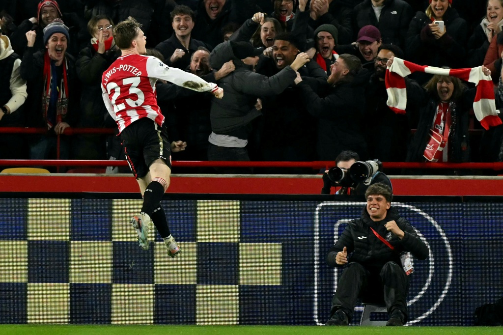 Arsenal Ditahan Imbang Brentford Memberi Harapan Manchester City Raih Gelar Premier League