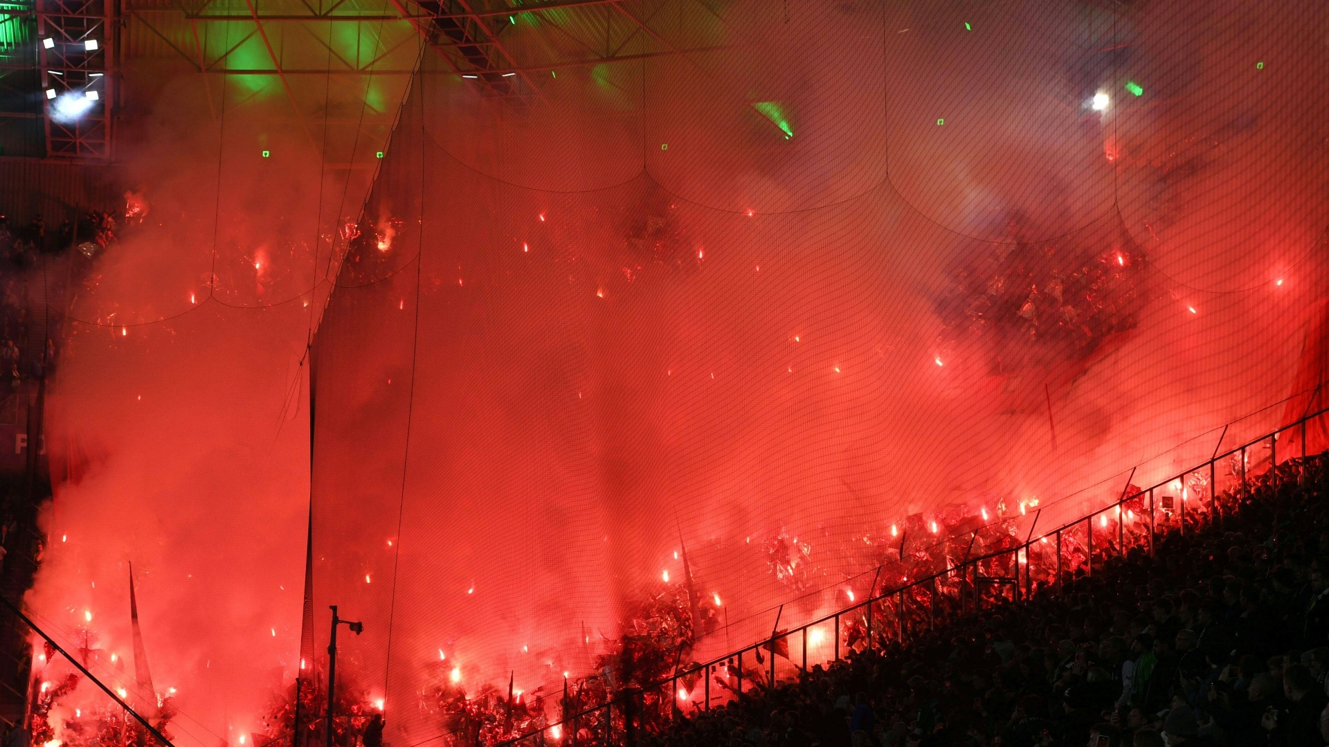 Pyrotechnik Hohe Geldstrafe für 1. FC Köln