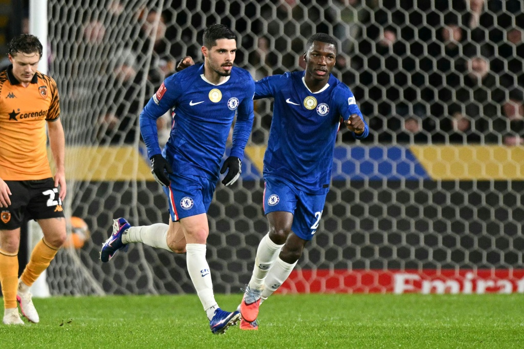 Neto'nun üçlüsü Chelsea'nin Hull'a karşı FA Kupası'nda ezici zaferini tetikledi