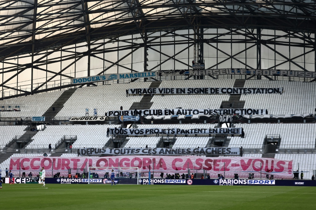 Ligue 1: Manifestation et affiches au Vélodrome avant le match OM contre Strasbourg