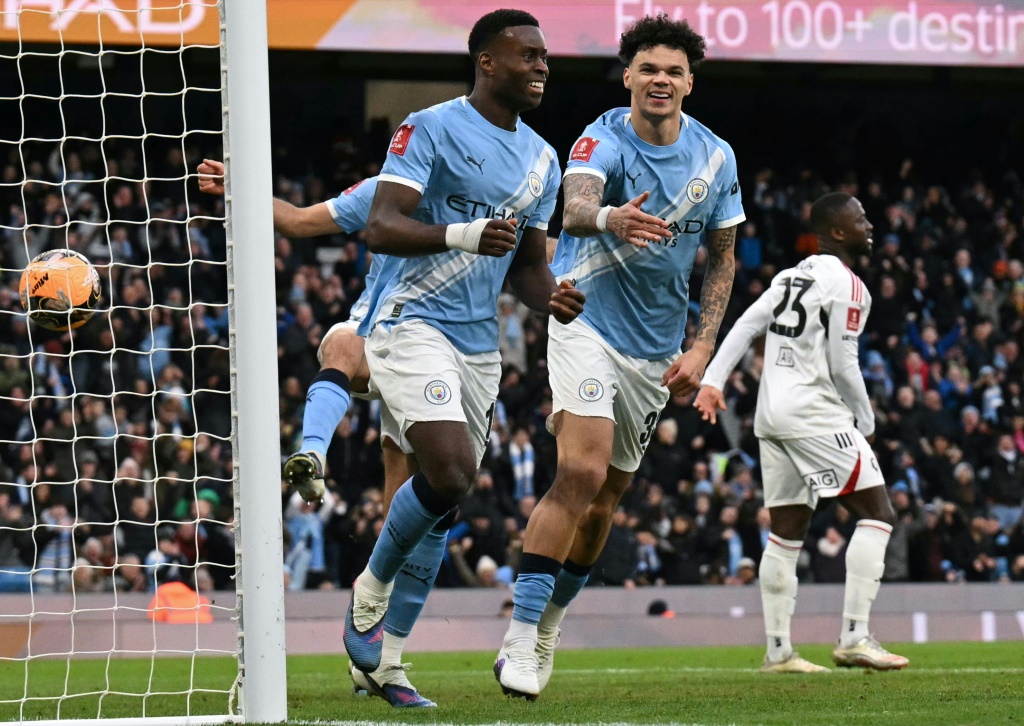 Manchester City avanza sin fulgor en la Copa eliminando a un rival de cuarta