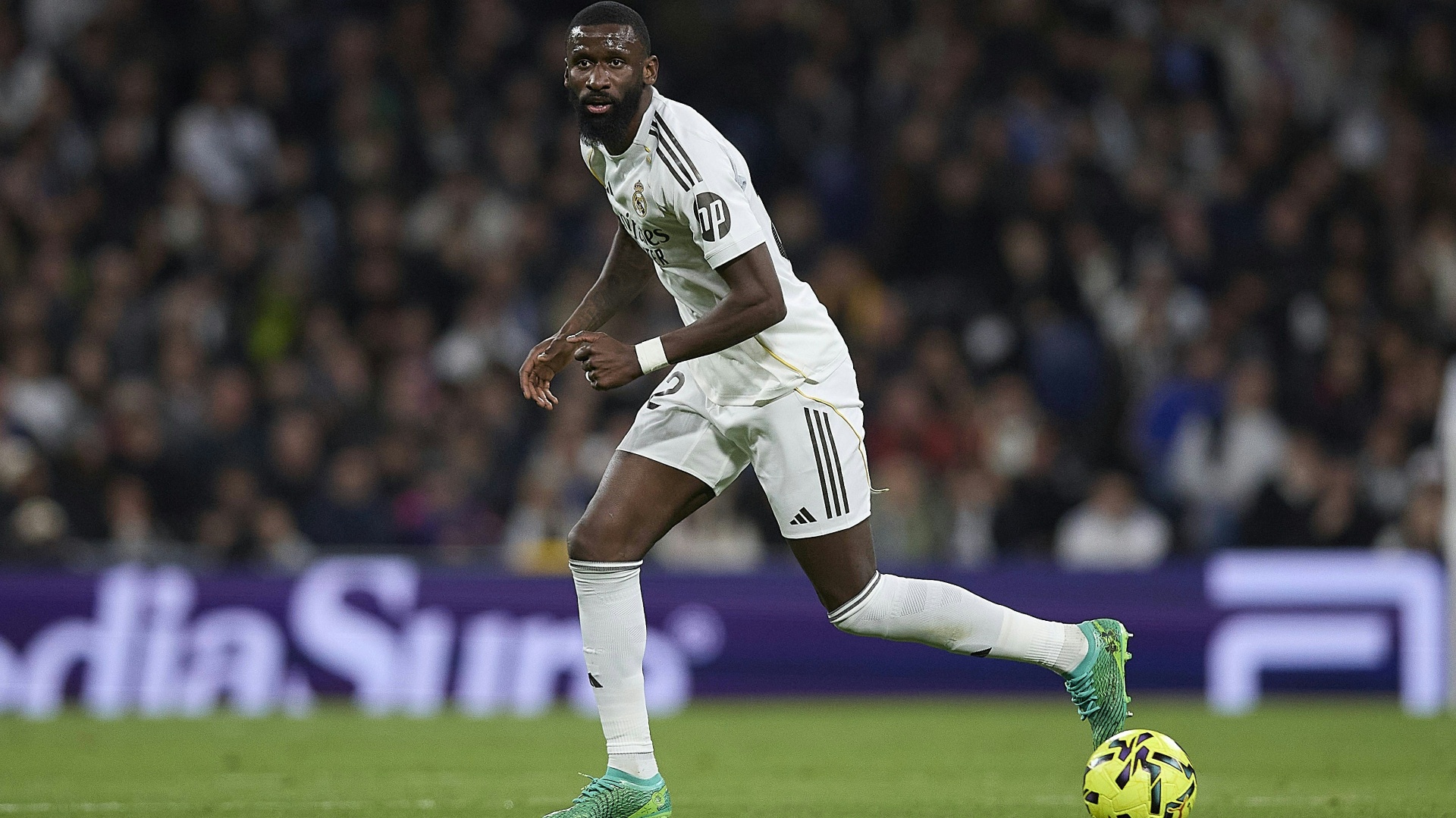Real Madrid führt nun die Tabelle an - Rüdiger erlebt Rückkehr