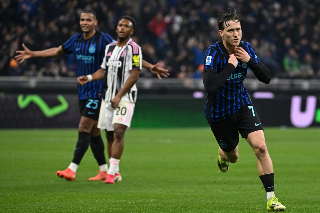 Inter bate Juventus nos instantes finais (3-2) e aproxima-se do título na Serie A
