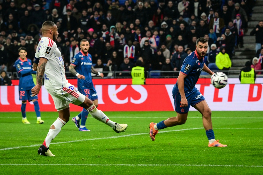 Ligue 1: Et de treize pour Lyon, qui sème Marseille