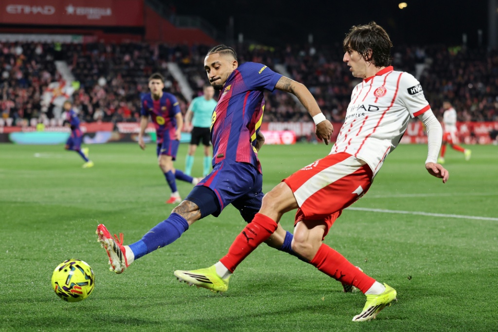 Raphinha cuestiona el aparente doble criterio en los árbitros de LaLiga