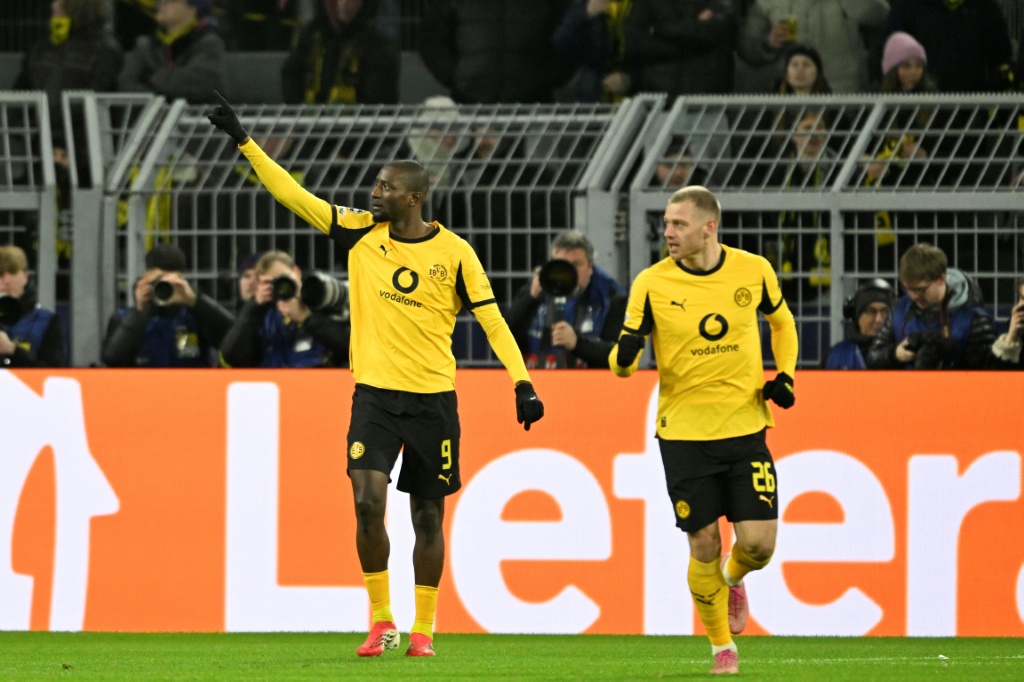 Dortmund derrota Atalanta por 2-0 no jogo de ida das eliminatórias da Liga dos Campeões