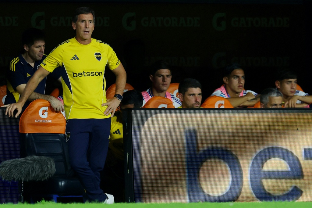 Boca pone en juego algo más que el cargo de Úbeda en el duelo contra Racing