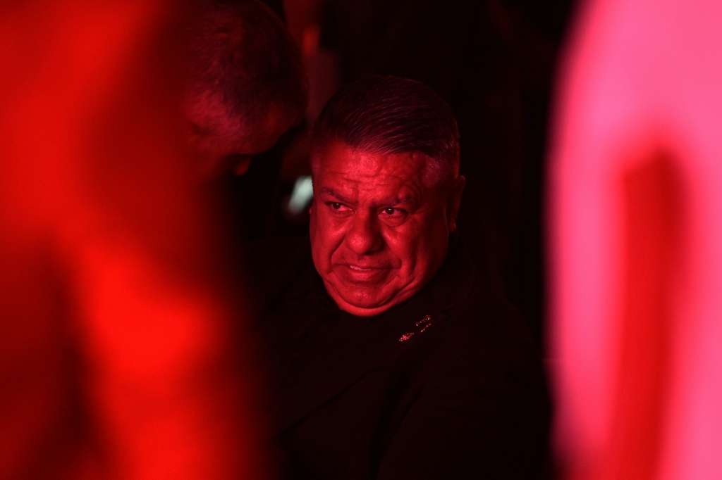 La justicia argentina impide que el presidente de la AFA abandone el país por presunta evasión de impuestos