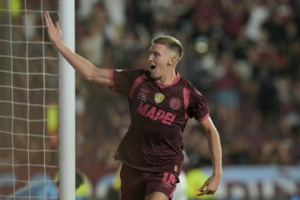 Lanús de Argentina derrota 1-0 a Flamengo y se adelanta en la Recopa Sudamericana